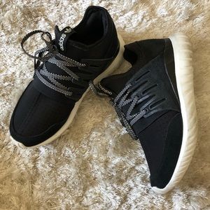 Adidas Tubular Sneaker